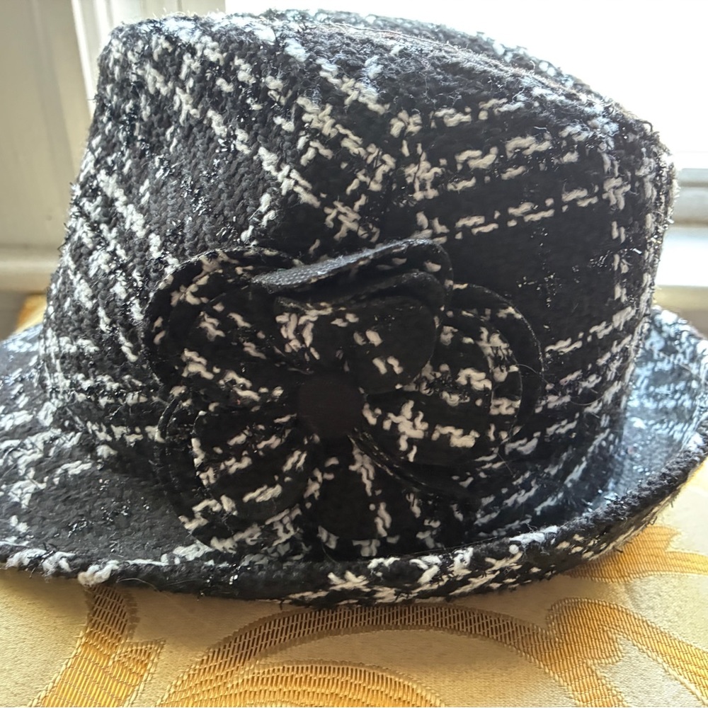 Stylish Black and White Tweed Fedora Hat